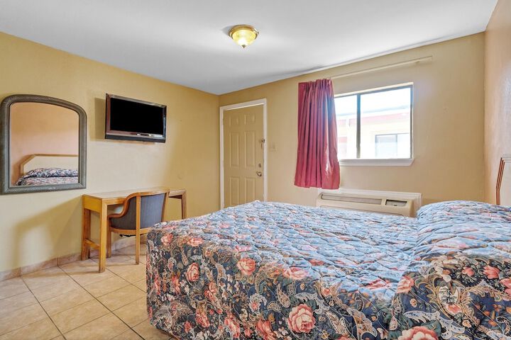 Room 22 of 40