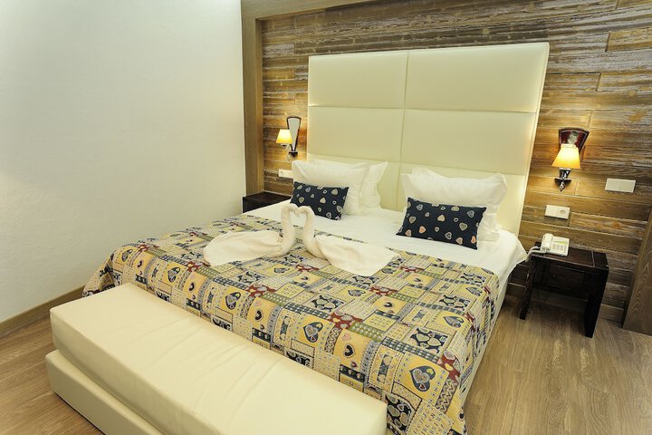 Room 12 of 191