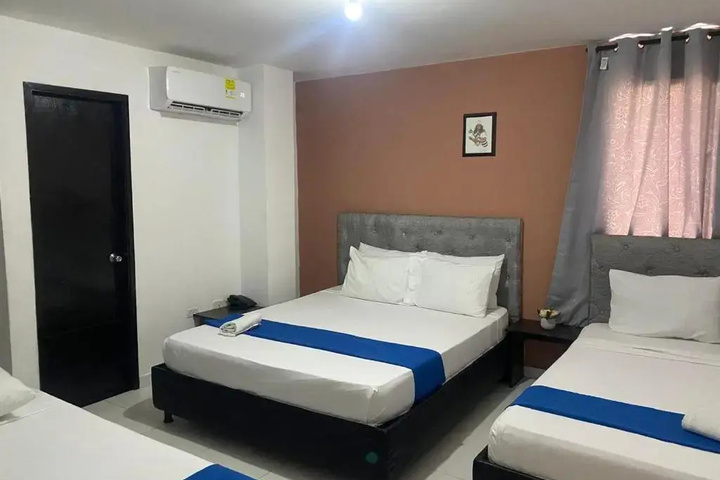 Room 5 of 12
