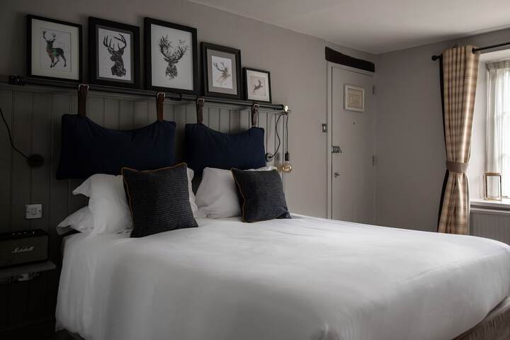 Room 3 of 19