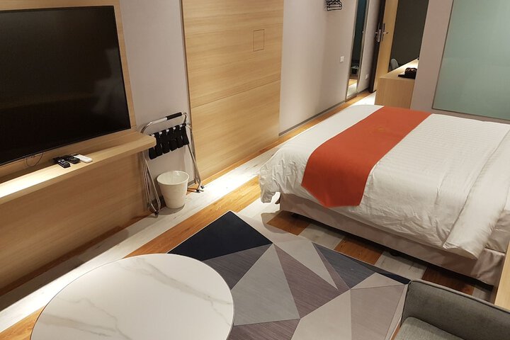 Room 4 of 14