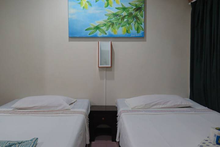 Room 10 of 27