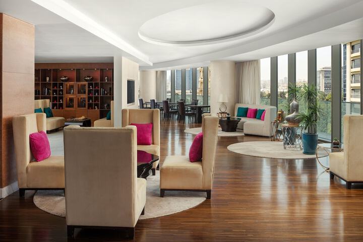 Lounge 118 of 154