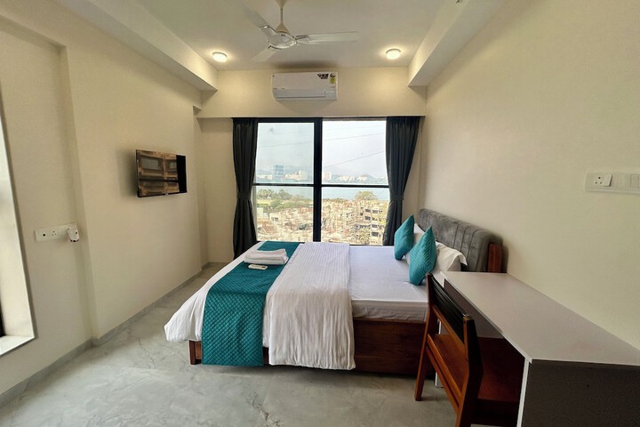 Room 8 of 17
