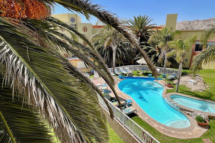 Pool 65 of 106