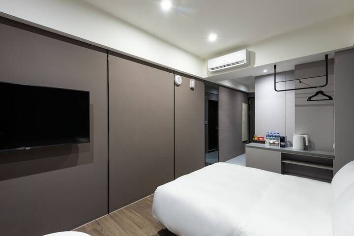 Room 41 of 68