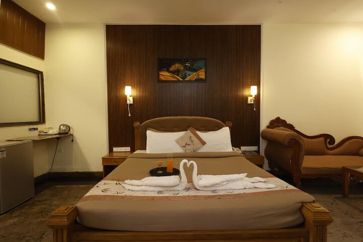 Room 18 of 100