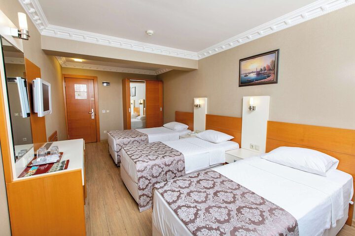 Room 21 of 97