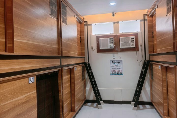Ballroom/Hall 105 of 125