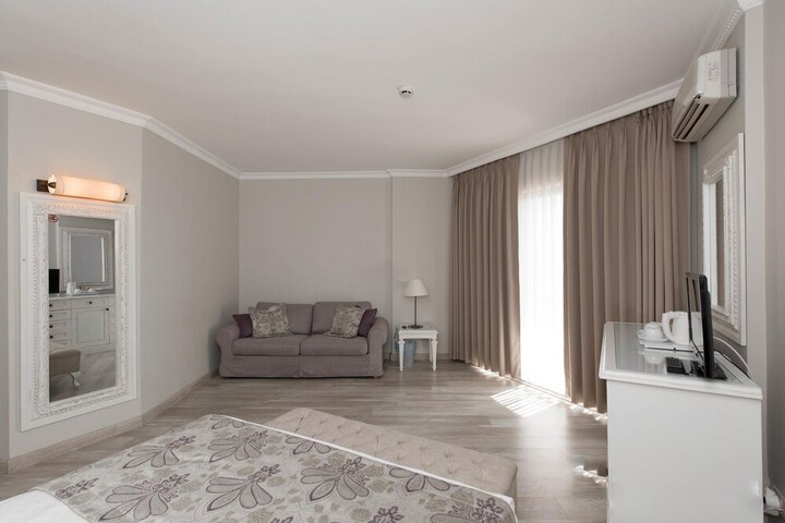 Room 12 of 29