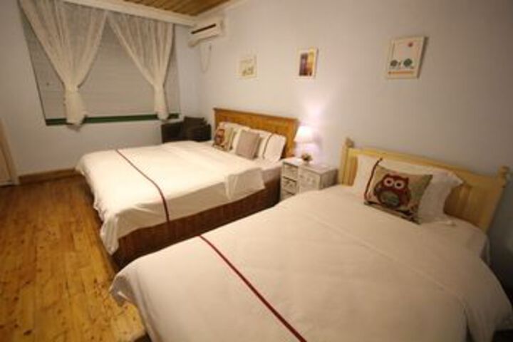Room 14 of 16