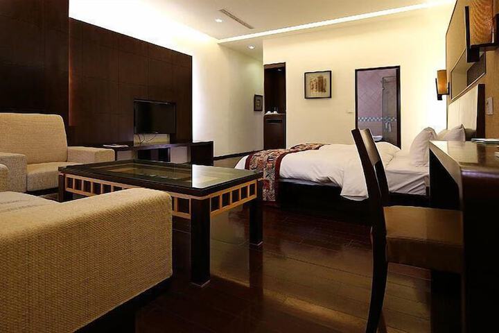 Room 15 of 62