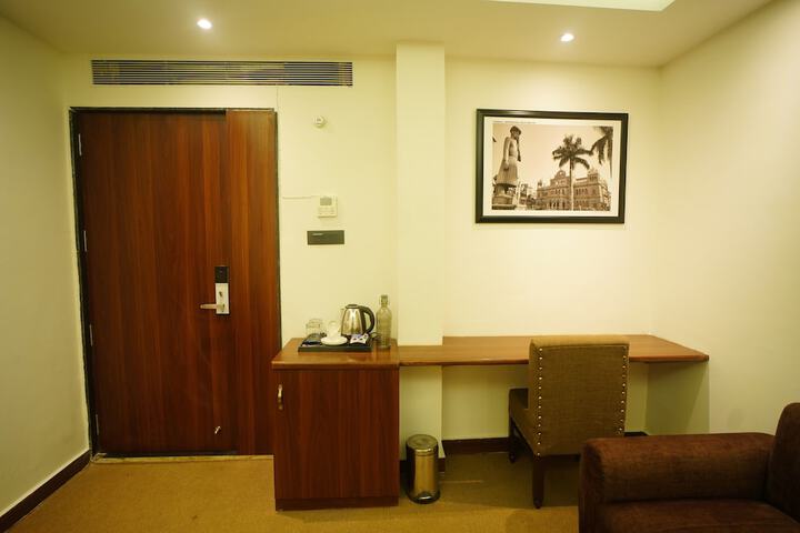 Room 32 of 111