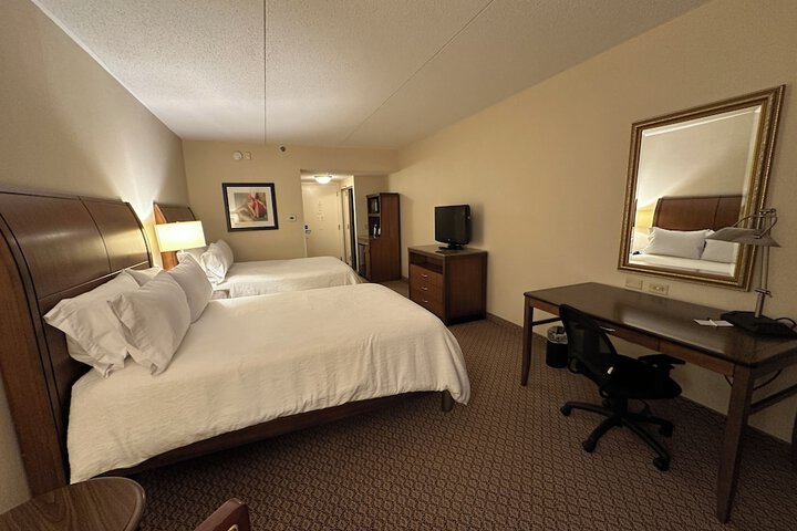Room 4 of 28