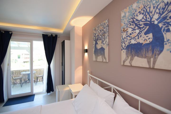 Room 3 of 38