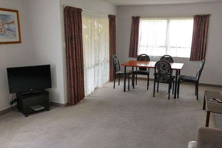 Room 11 of 23