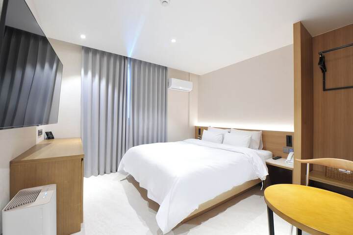 Room 20 of 64