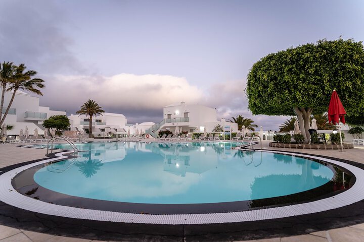 Hotel Pool