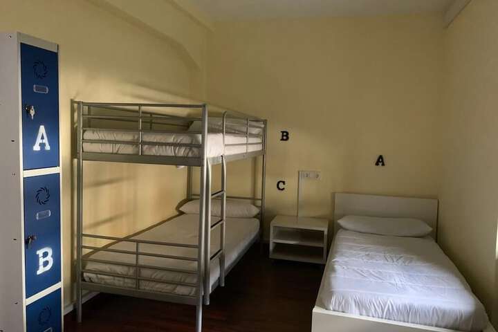 Room 10 of 37