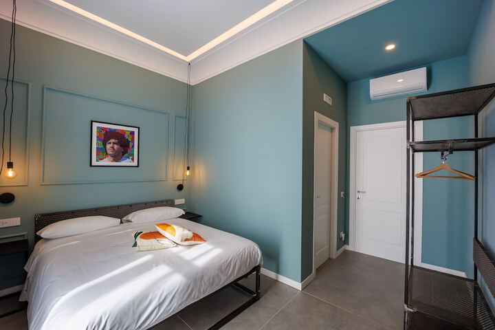 Room 12 of 22