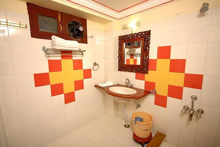 Room 43 of 64