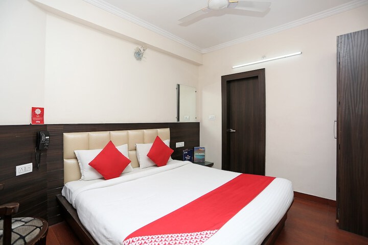 Room 8 of 22