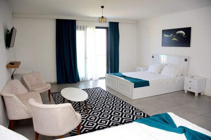 Room 10 of 68