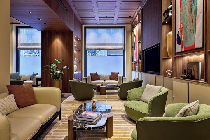 Lounge 95 of 117