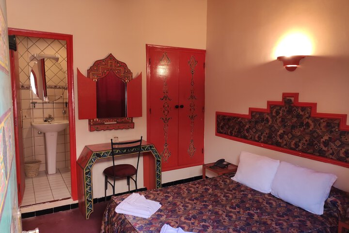 Room 12 of 98