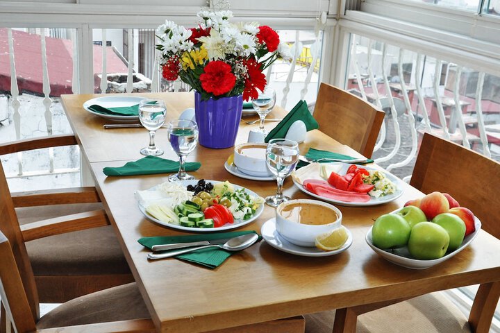 Dining 31 of 36