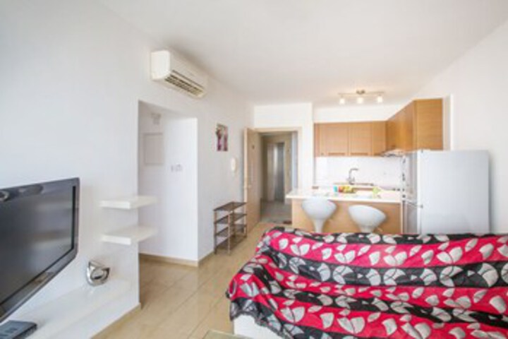 Room 9 of 14