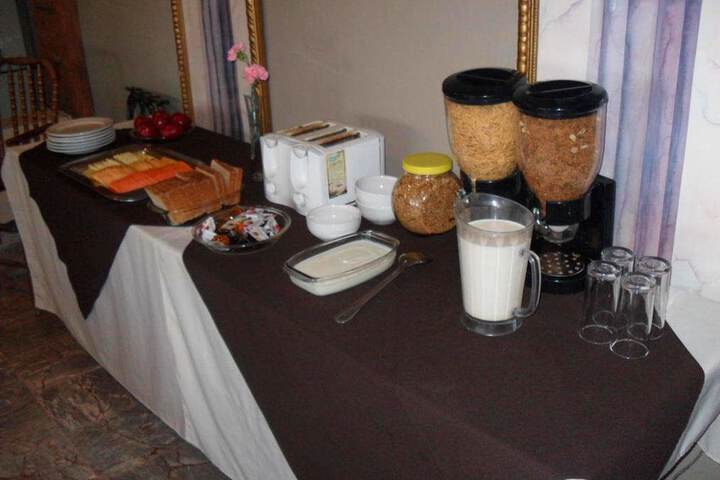 Breakfast/Coffee Service 21 of 28
