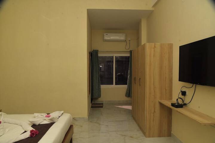 Room 7 of 16