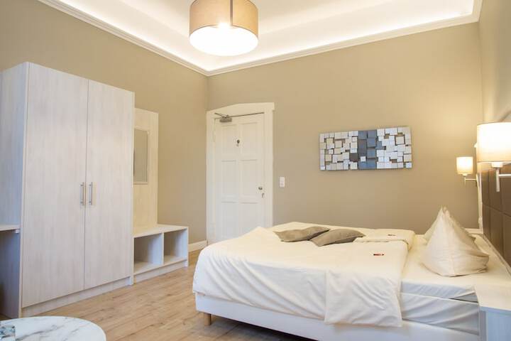 Room 21 of 76
