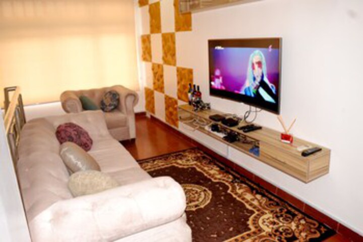 Room 9 of 14
