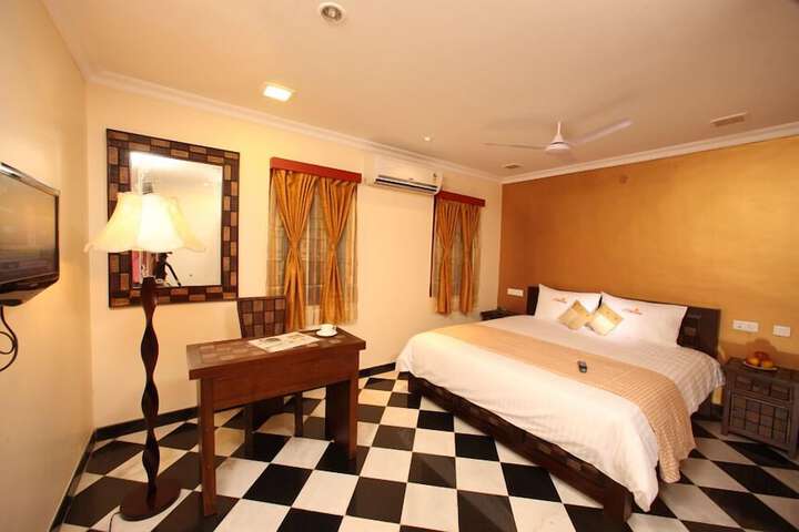 Room 5 of 22