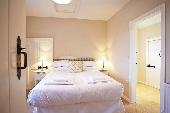 Room 3 of 13