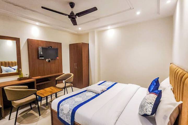 Room 10 of 38