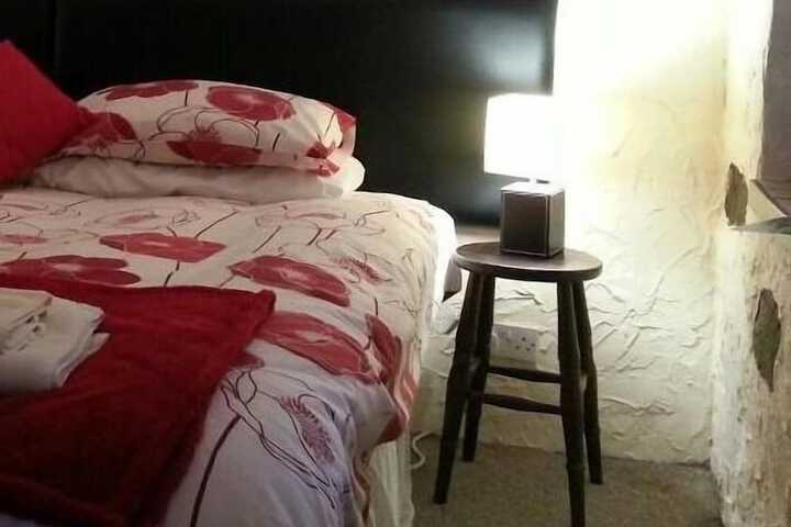 Room 5 of 16