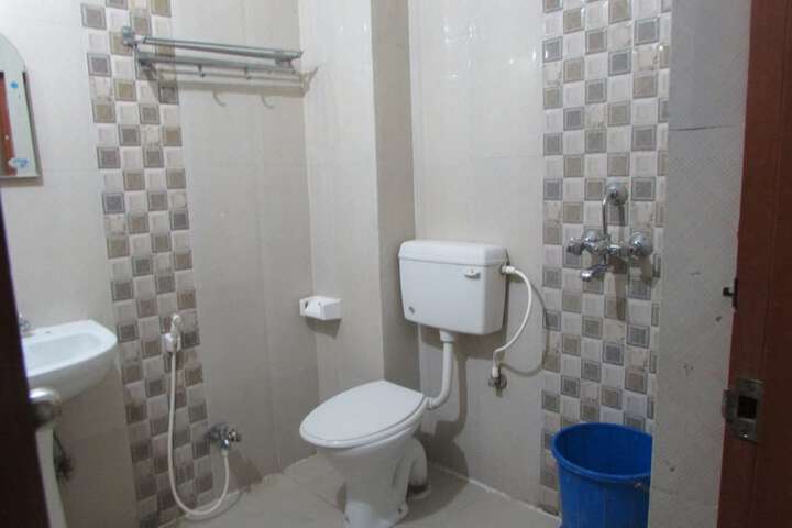 Room 16 of 18