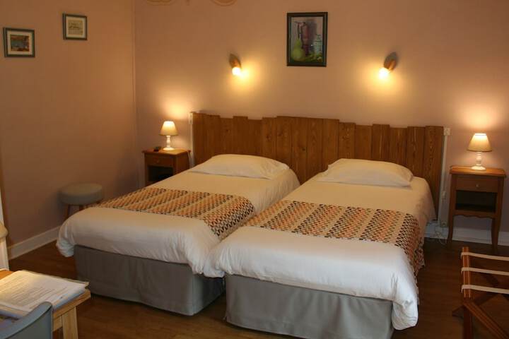 Room 34 of 63