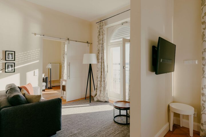 Room 53 of 87