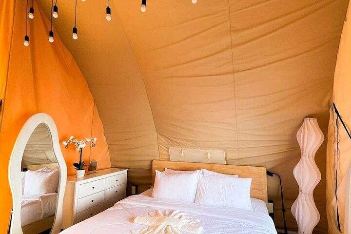 Room 4 of 15