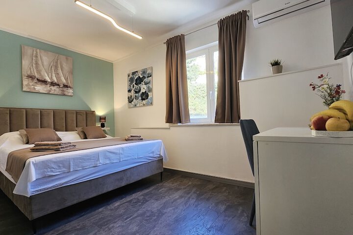 Room 34 of 140