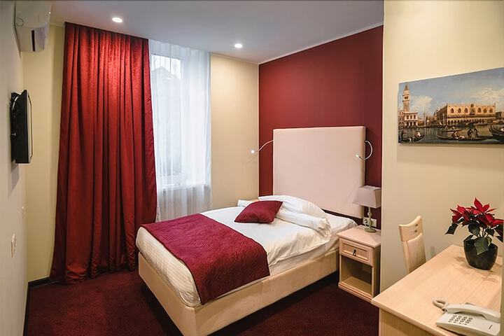 Room 17 of 20