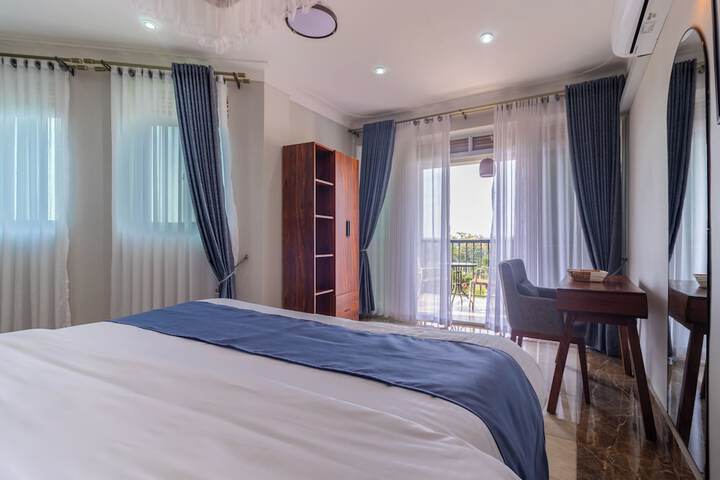 Room 10 of 53