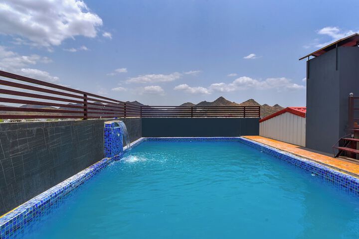 Pool 47 of 60