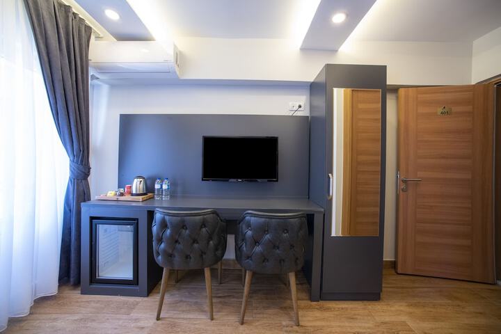 Room 3 of 12