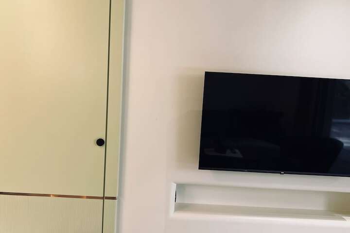 Room 14 of 32