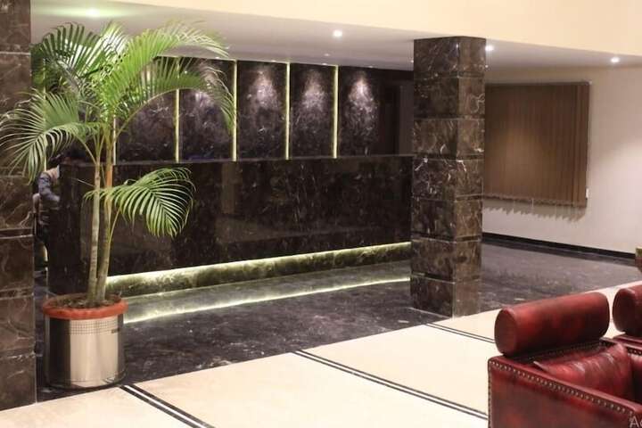 Hotel Uma Residency